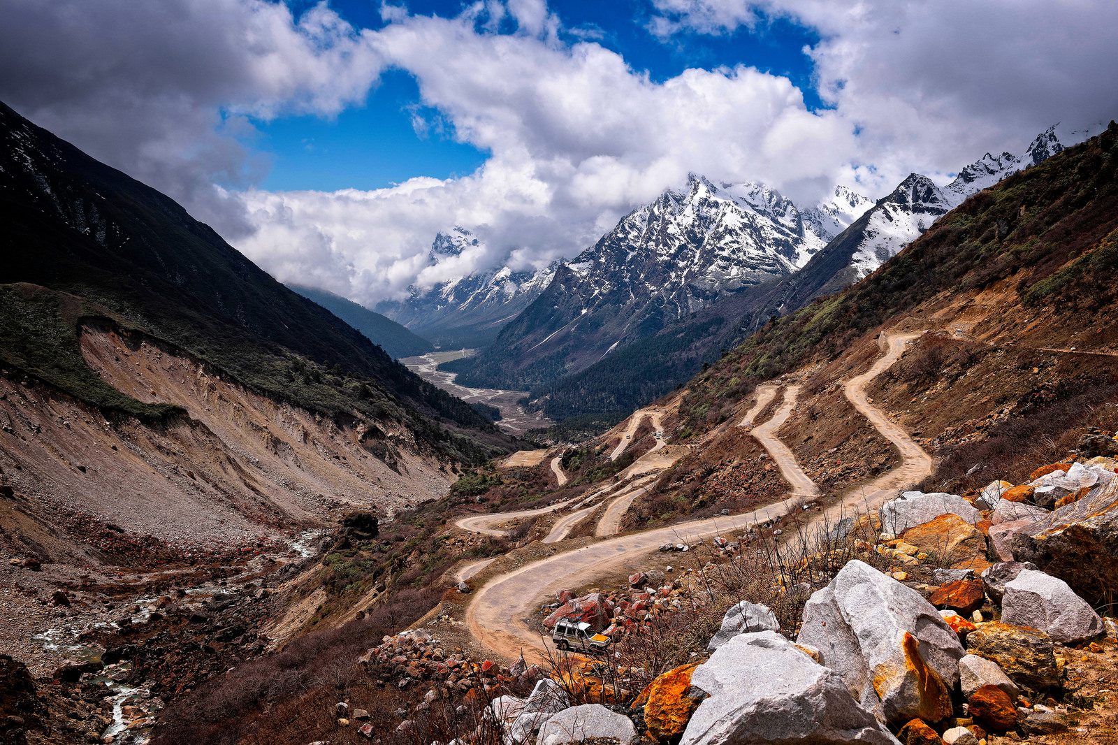 Lachung – Sikkim – Dangerous Roads Of India