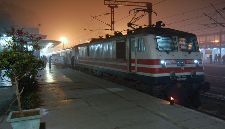 Bhopal_Shatabdi_Express,_New_Delhi,-fastest-trains-in-India