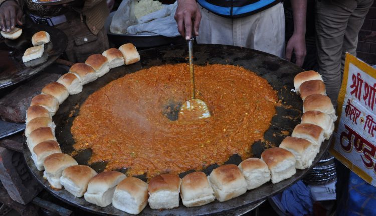 pav-bhaji-must-try-indian-street-foods