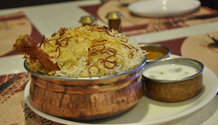 Hyderabadi_Biryani-traditional-indian-dishes