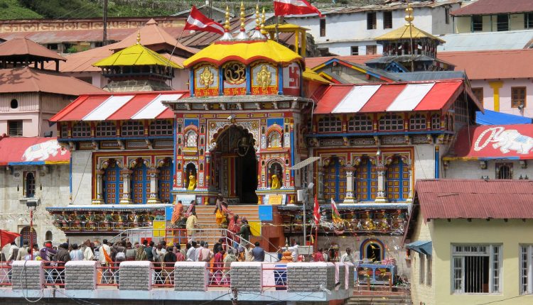 badrinath-temple-most-beautiful-indian-temples
