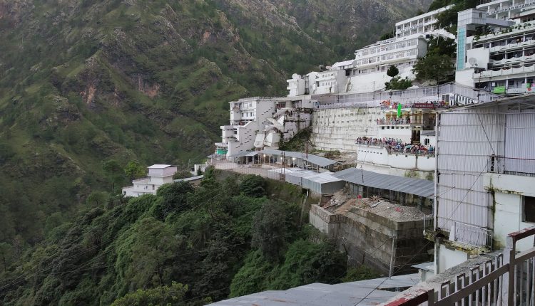 vaishno-devi-most-beautiful-indian-temples