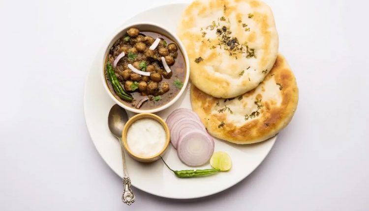 Chole-Kulche-Indian-foods-every-foreigner-should-try