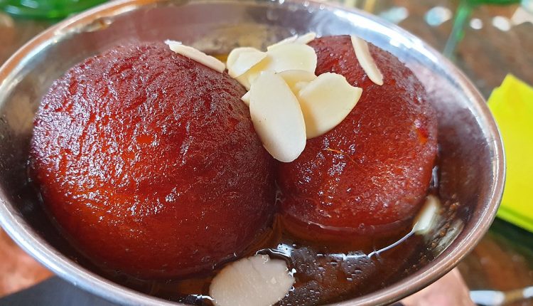 Gulaab Jamun – Indian Foods Every Foreigner Should Try