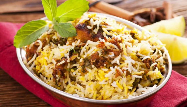 Hyderabadi-biryani-Indian-foods-every-foreigner-should-try