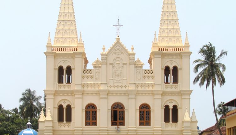 Kathedral-basilika-Santa-Cruz-most-beautiful-churches-in-india