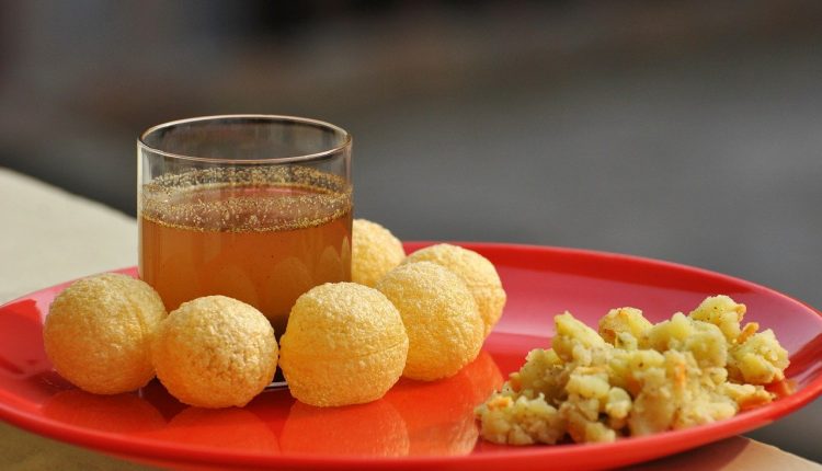 Panipuri – Indian Foods Every Foreigner Should Try