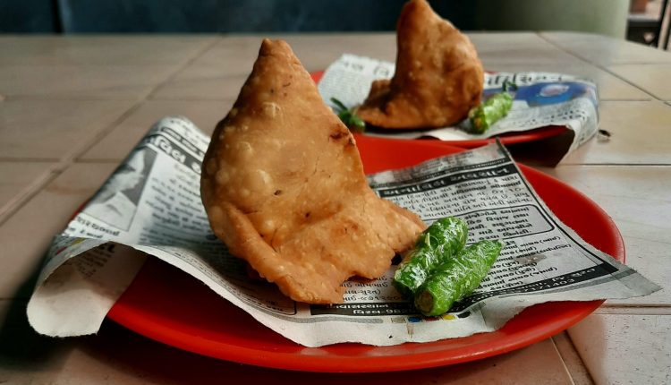 Samosa-indian-foods-with-foreign-origins