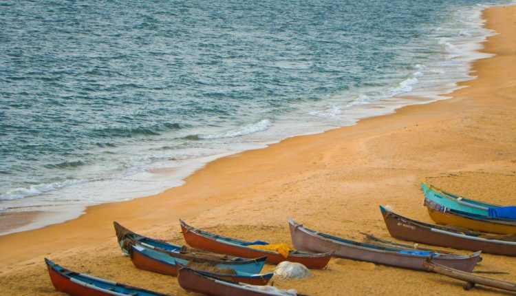 Boats-at-Kapu-beach-in-Udupi-268970-pixahive-1024×712