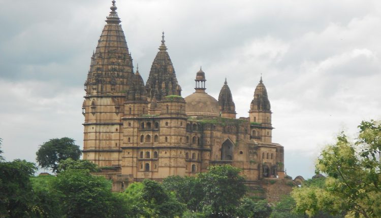 Chaturbhuj_Temple_places-to-visit-in-madhya-pradesh