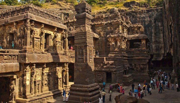 Ajanta_Caves_places-to-visit-in-Maharashtra(1)