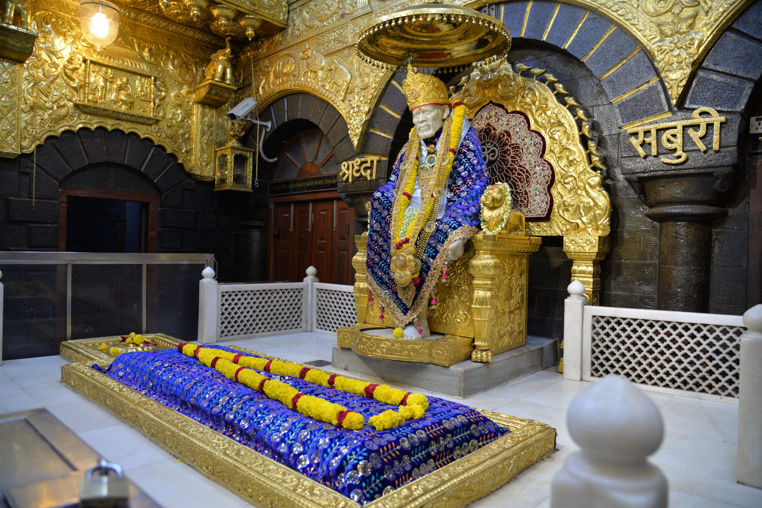 Сен сай. Shirdi, Махараштра, Индия достопримечательности. Храм баба внутри. Мистика Махараштры САИ баба. Храм в виде лотоса Индия Sai Baba.