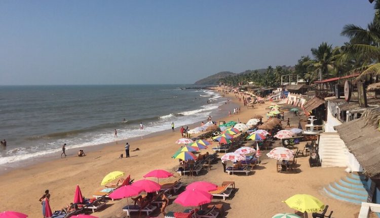 Anjuna_beach_places-to-visit-in-goa