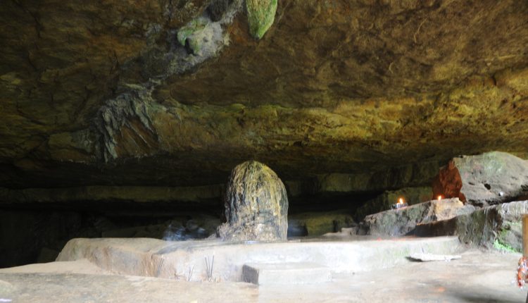 Mawjymbuin_Cave_most-mesmerizing-places-to-visit-in-and-around-shilong