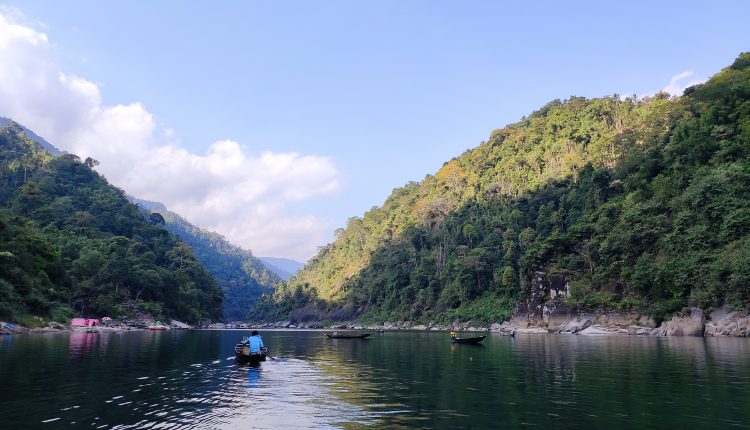 Umngot_River_most-mesmerizing-places-to-visit-in-and-around-shilong
