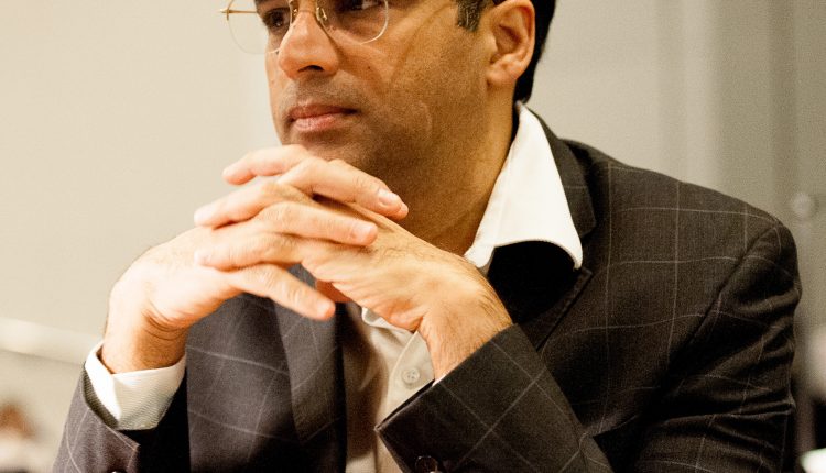 Viswanathan_Anand_top-10-most-famous-indian-chess-players