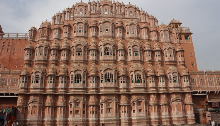 Hawa mahal-most-amazing-places-to-visit-in-jaipur