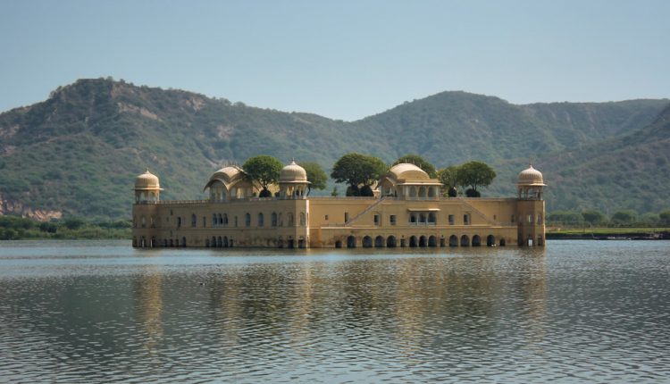 Jal-mahal-most-amazing-places-to-visit-in-jaipur