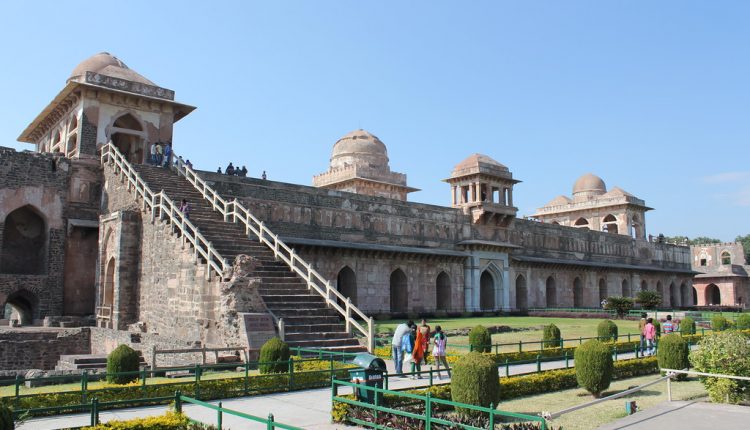 Mandu-10-best-weekend-getaways-from-ahmedabad