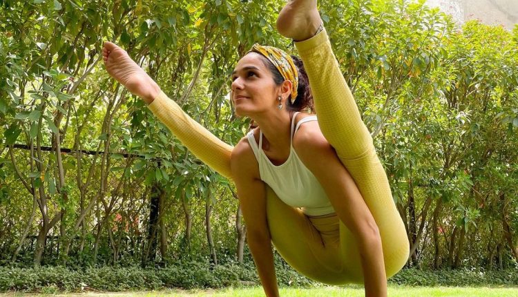 Shani-Dayal-Yoga-Influencers-On-Instagram