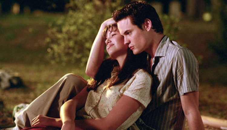 A-Walk-to-Remember-Movies-about-first-love-and-crushes